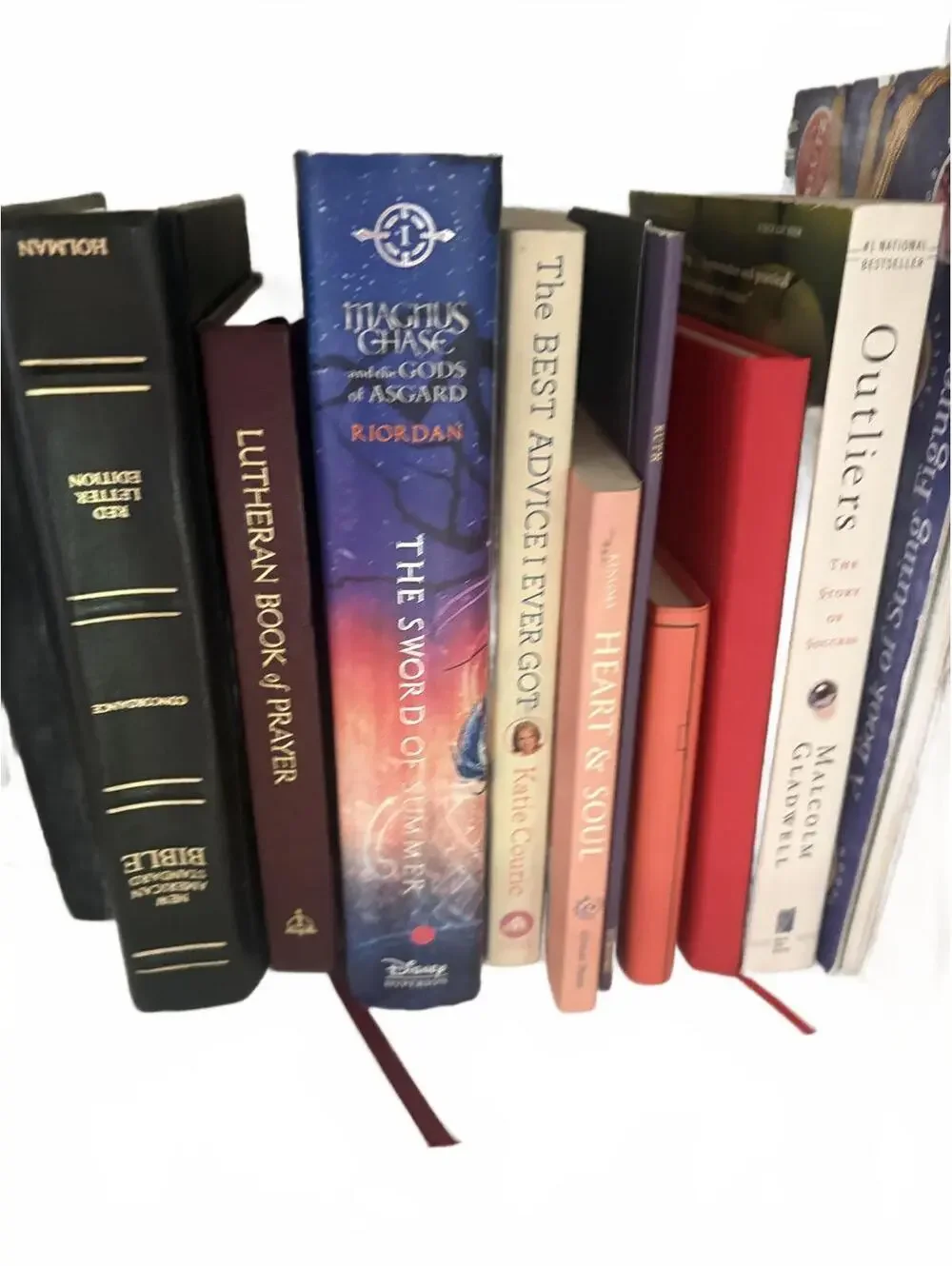 Magnus Chase and the Gods of Asgard: The Sword of Summer by Rick Riordan - Blue,